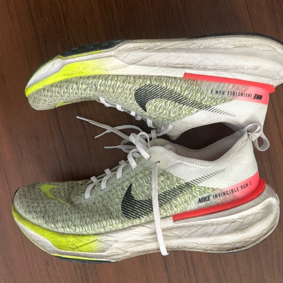 Men’s Nike “invincible run 3” gym shoes x 2 - Picture 5 of 5